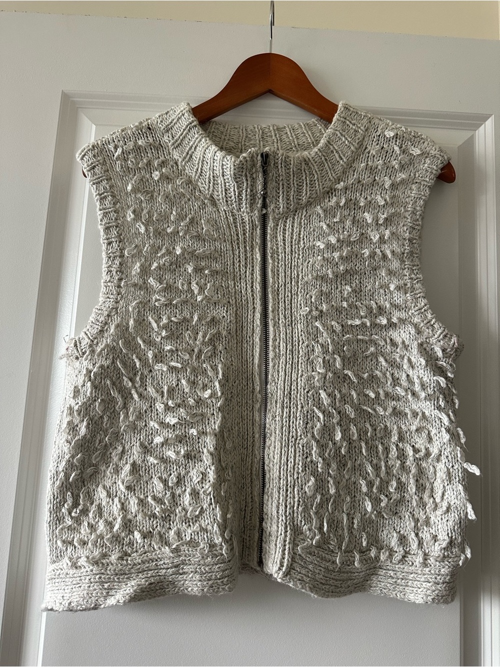 Sleeveless Chunky Zip-Front Sweater Vest in Oatmeal Cream